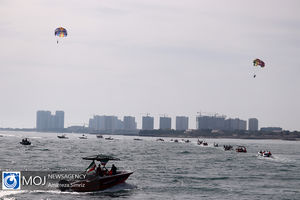 باید برای توسعه متوازن در کیش همت کنیم