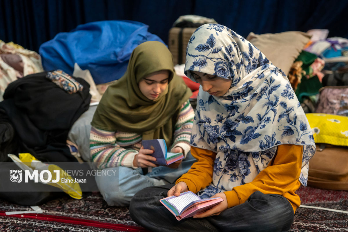 آیین معنوی اعتکاف در فاطمیه بزرگ تهران