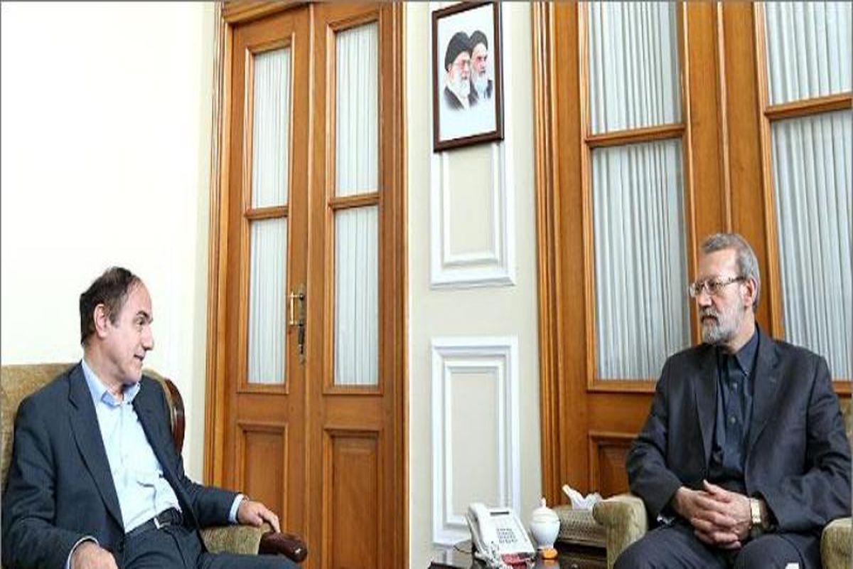 لاریجانی با مدیرعامل و اعضای هیأت مدیره بیمه مرکزی