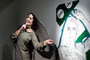 رحمانیان با «آدامس‌خوانى» به تماشاخانه ایرانشهر مى‌آید