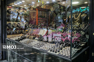 کاهش ۳۰ درصدی تقاضای طلا در پی رکود و گرانی/رشد ۱۱۲ درصدی قیمت طلای ۱۸ عیار در سال گذشته