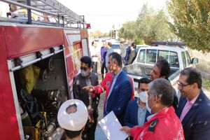 مانور اطفاء حریق در میبد با حضور شهردار انجام شد