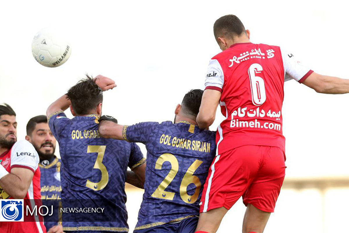 دیدار تیم های فوتبال پرسپولیس و گل گهر سیرجان