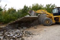 تخریب ۱۳ ساخت و ساز غیرمجاز در اراضی سبزوار