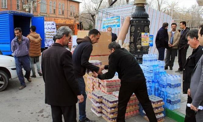 ارسال کمکهای مردمی شهرستان نمین به سیل زدگان کشور