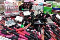 کشف انبار لوازم آرایشی قاچاق در اصفهان 