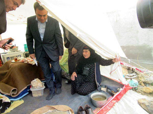 بازدید مدیرعامل بانک ملت از مناطق سیل زده استان لرستان