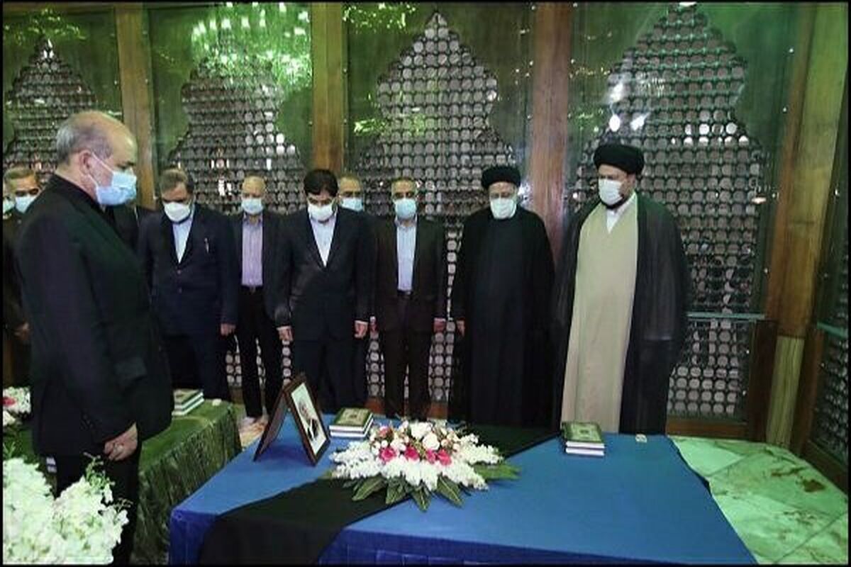 رئیس جمهور و هیئت دولت در مرقد امام خمینی