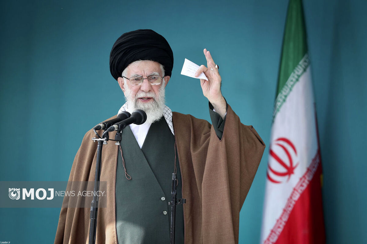 رهبر انقلاب