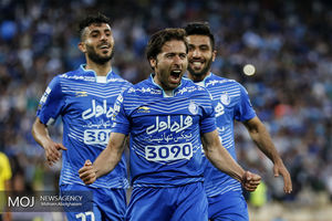 دیدار تیم های استقلال تهران و سپاهان اصفهان