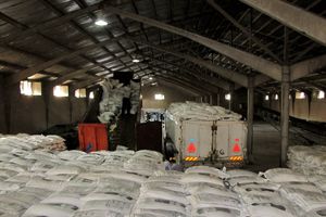  محموله ۶۶ هزار تنی شکر خام وارد بندرعباس شد