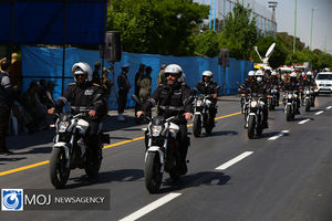 رژه یگان های نمونه ارتش در اصفهان