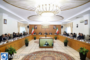 بخاطر کنکور اینترنت را قطع نکنید/دولت خود را ملزم به دفاع از صنایع هسته‌ای می داند