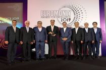 تندیس بانک برتر ایران برای سال 2019، به بانک آینده اعطا شد