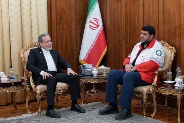 دیدار و گفتگوی کولیوند با عراقچی