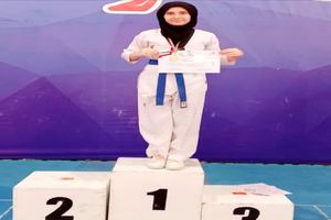 بانوی بسیجی در مسابقات رزمی استان قم درخشید