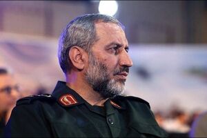 دست‌نوشته سردار موسوی به خانواده‌ای با ۱۱ شهید در جنگ رمضان اهدا شد
