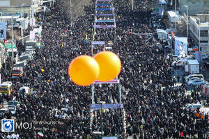 جشن چهل و یکمین سال انقلاب از فراز برج آزادی