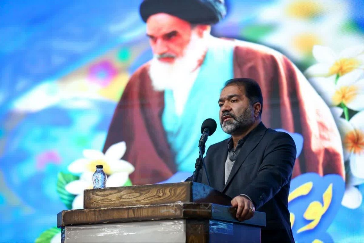 استاندار اصفهان ..