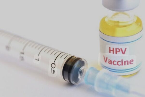 ورود واکسن HPV به برنامه ملی ایمن‌سازی با اولویت واکسیناسیون زنان بررسی می شود