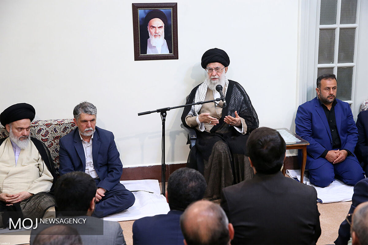 دیدار دست‌اندرکاران حج ۹۷ با مقام معظم رهبری