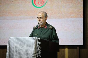 نظام استکبار با اقتدار ایران  به ستوه آمده است