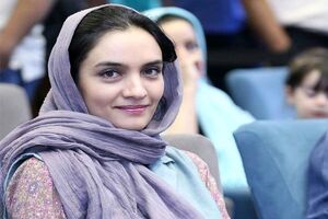 میترا حجار و مصطفی راغب بعد از محمدرضا فروتن به دختری با لباس ارغوانی پیوستند
