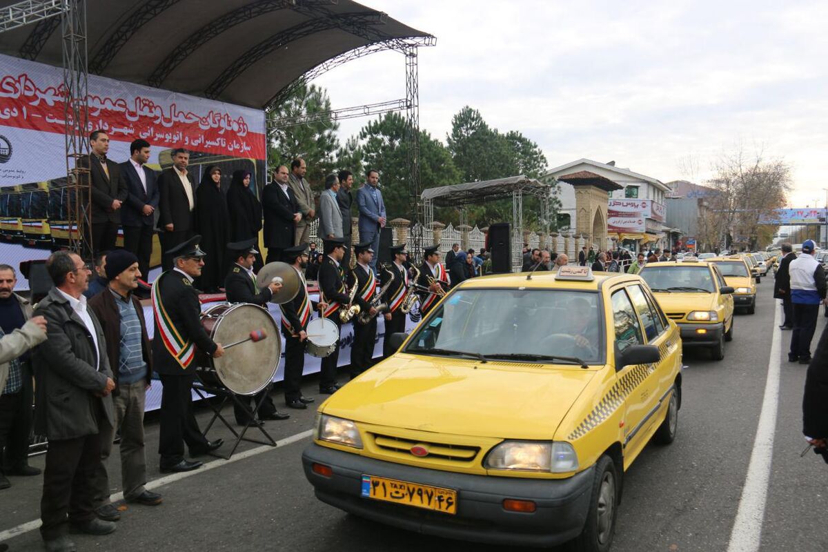 تاکسی رانی
