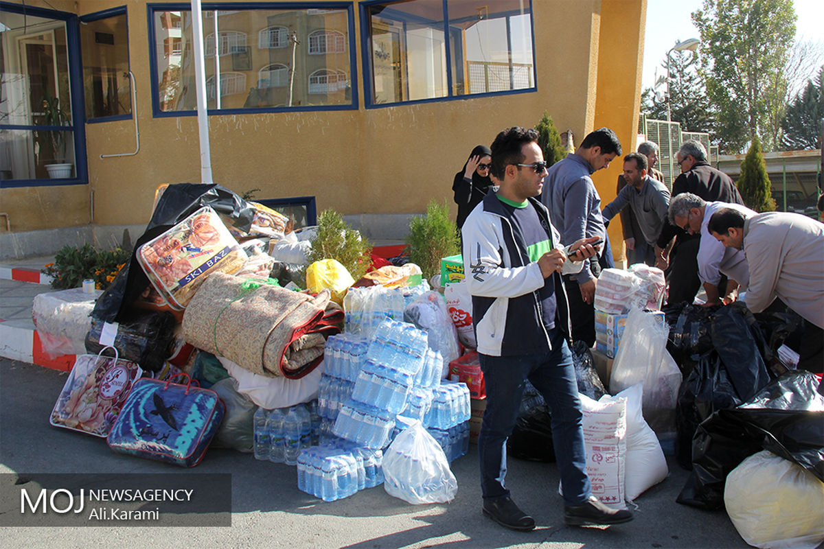 جمع آوری کمک های مردمی برای زلزله زدگان در سنندج