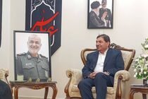 دستیار رهبر انقلاب با خانواده شهید سپهبد سلامی دیدار کرد