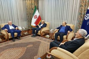  جلسه نمایندگان و استاندار گلستان برای پی گیری راه اندازی پروژه پتروشیمی گلستان