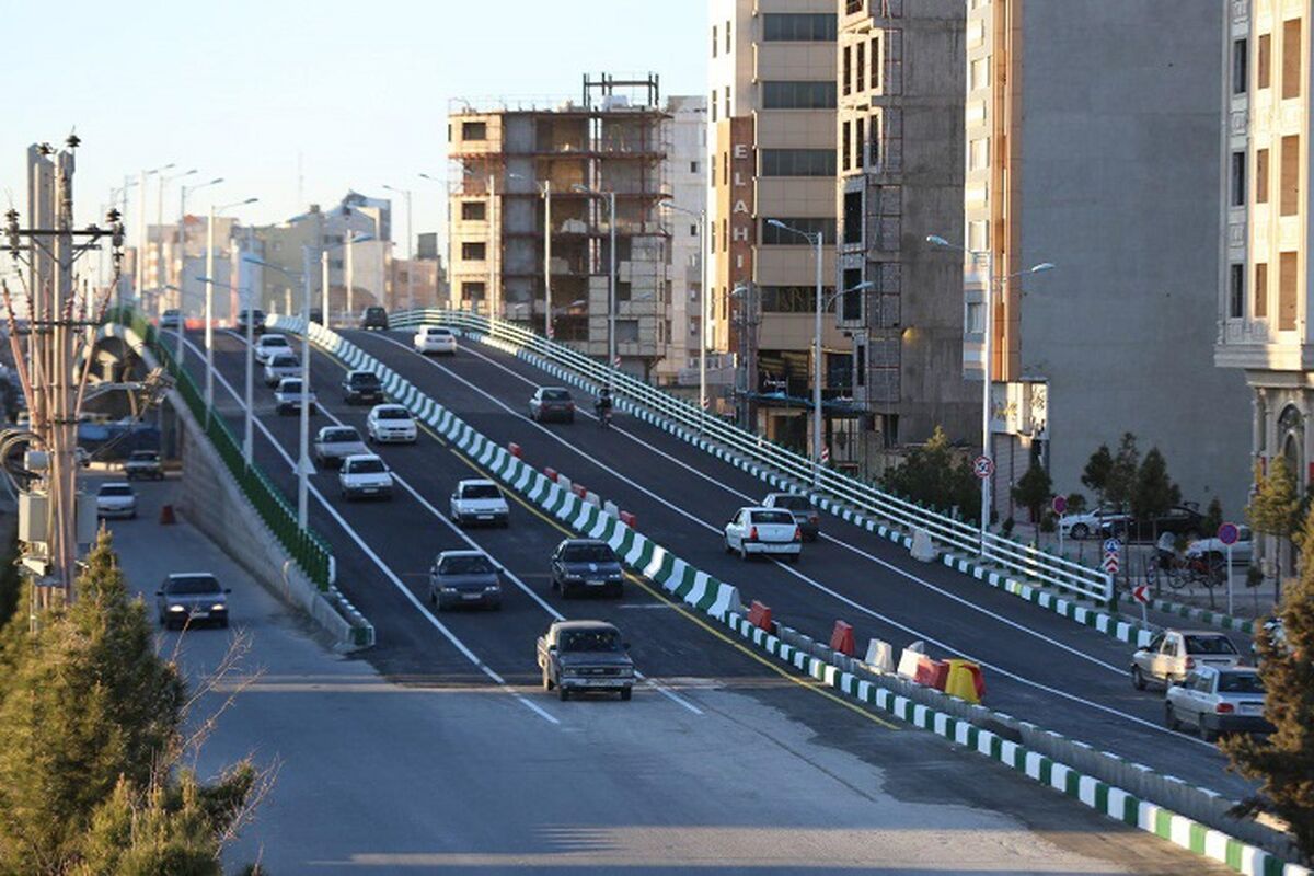تقاطع سه سطحه
