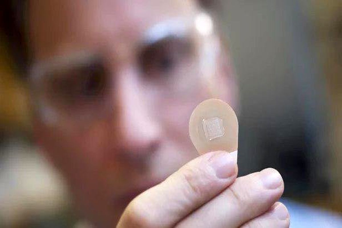 واکسن چسباندنی