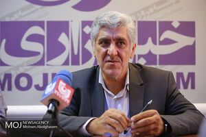آقایی: خانه هنرهای تجسمی شکل بگیرد/ رفتار متناقض هنرمندان نسبت به جشنواره فجر/پارکینگ گالری نیست