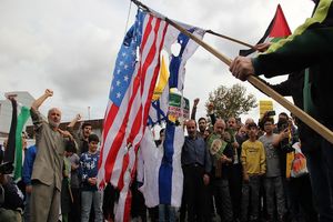 راهپیمایی ۱۳ آبان و روز دانش آموز تا ساعتی دیگر در کشور شروع می‌شود 