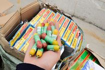 کشف بیش از ۶۰ هزار عدد مواد محترقه غیرمجاز در رشت