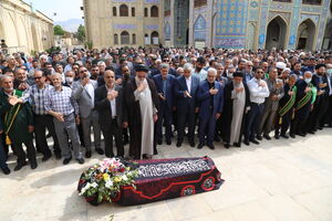 پیکر مادر شهیدان «ایزدی» در شیراز به خاک سپرده شد
