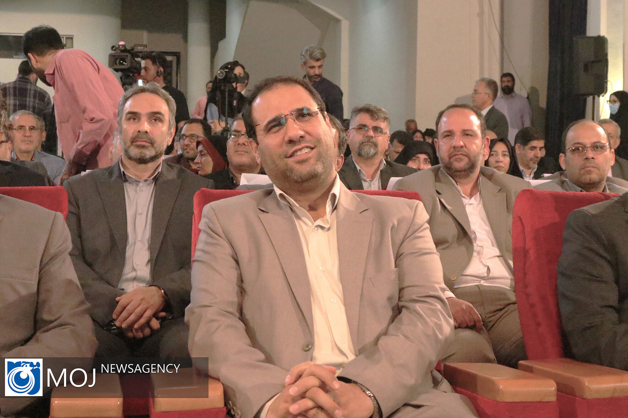 بعضی قسمت‌های آیین‌نامه رتبه‌بندی معلمان نیاز به اصلاح دارد