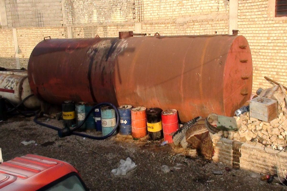 کشف 100 هزار لیتر روغن موتور تقلبی