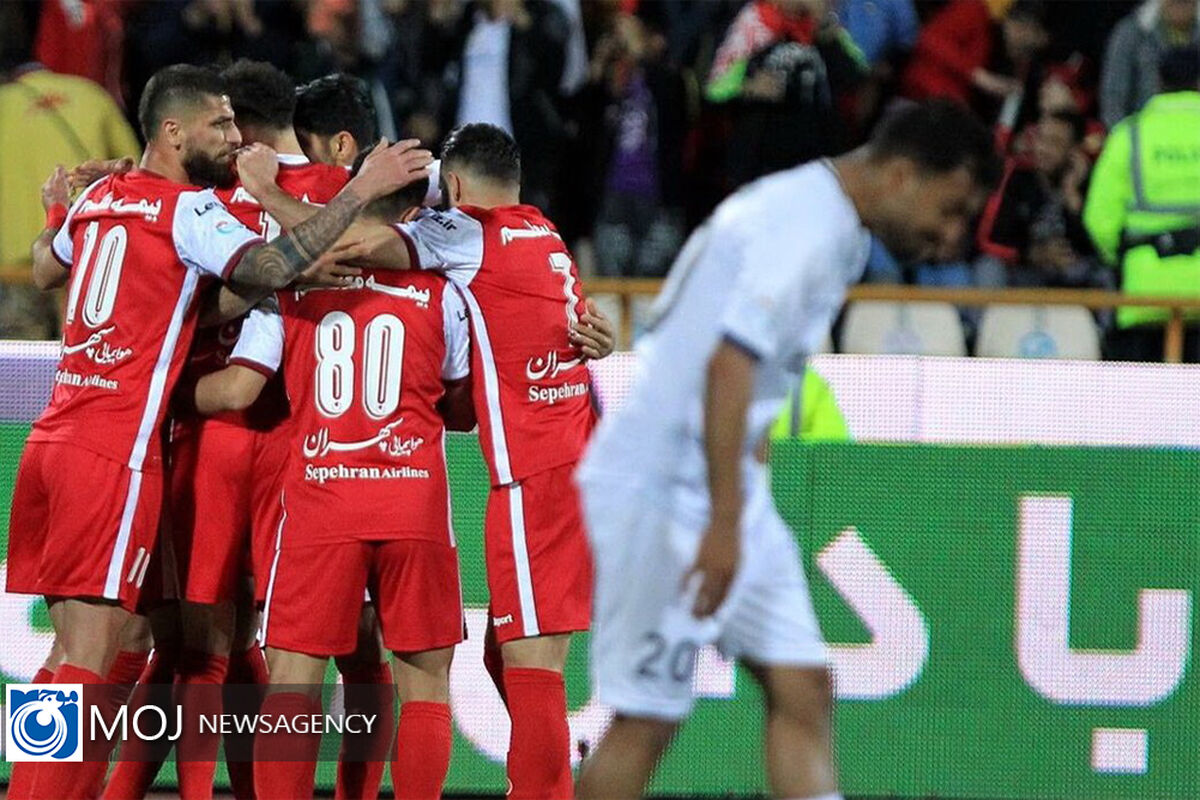 دیدار تیم های فوتبال پرسپولیس و ملوان