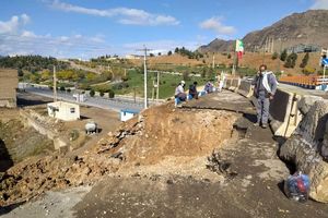 تخریب مجدد پل آیت‌الله کمالوند/ دادستانی خرم‌آباد از شب گذشته ورود کرده است