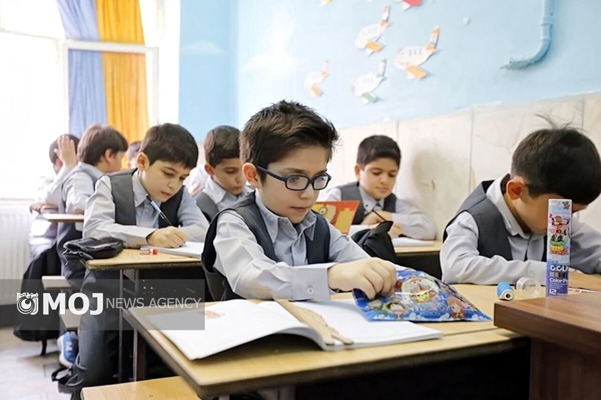 مدارس و کلاس باز