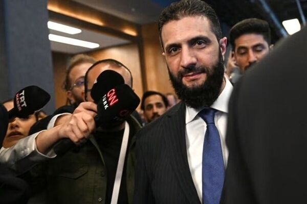 جولانی حزب الله لبنان را یک گروه شبه نظامی تروریستی نامید