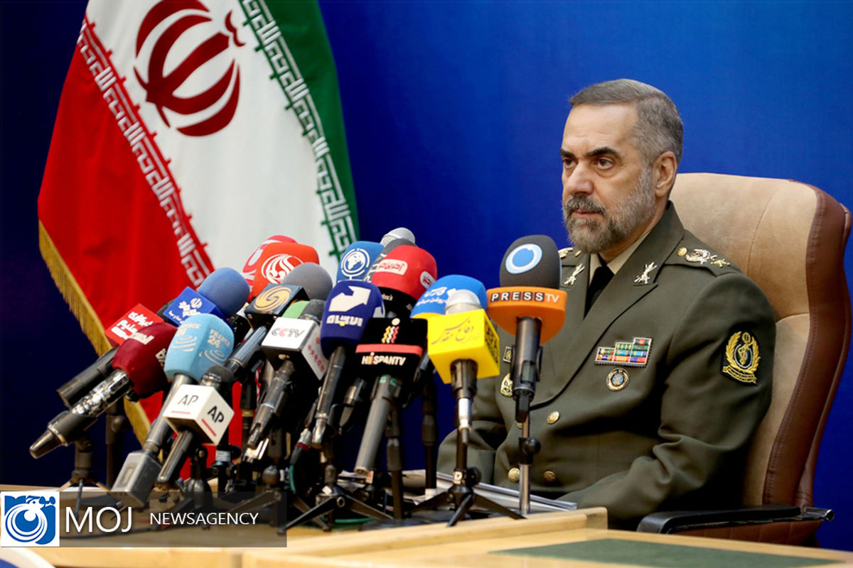 نشست خبری وزیر دفاع و پشتیبانی نیرو‌های مسلح