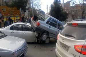 هفت تن در تصادف زنجیره ای در محور بروجرد به اراک مصدوم شدند