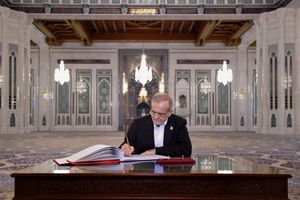 رئیس جمهور از مسجد جامع سلطان قابوس بازدید کرد