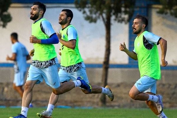 استقلال تمرین نمی‌کند