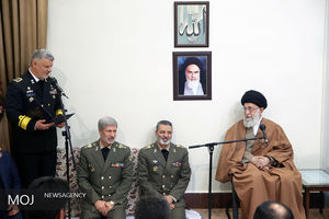 دیدار جمعی از فرماندهان ومسئولان نیروی دریایی ارتش با مقام معظم رهبری