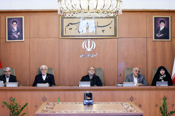 ضعف‌های داخلی را نباید پشت دشمن پنهان کرد