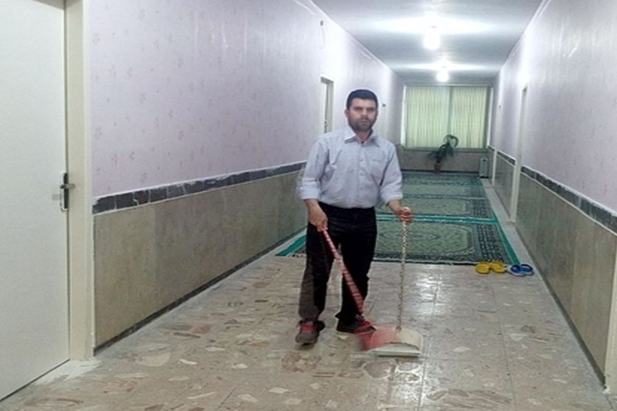 بابای مدرسه نیروی خدماتی مدرسه